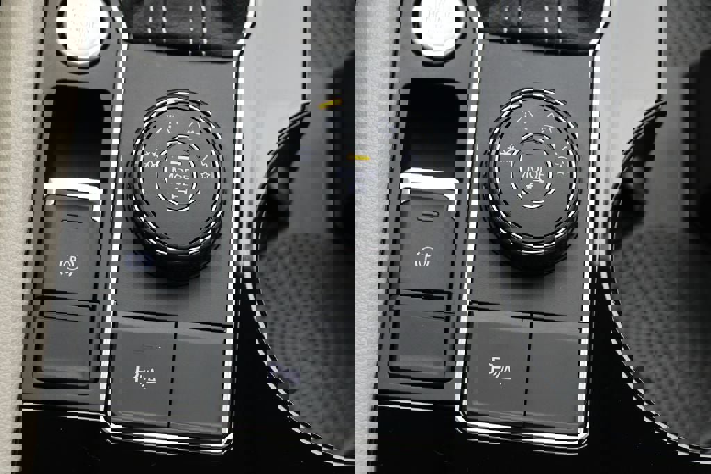 Used 2022 Volkswagen Atlas SE image 25