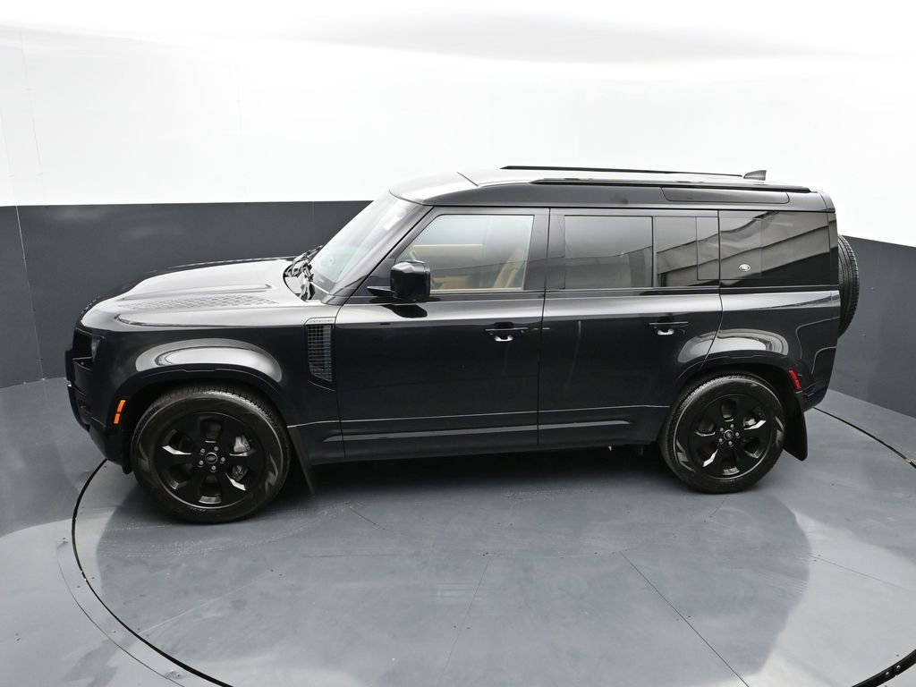 Used 2023 Land Rover Defender 110 X-Dynamic SE AWD/4WD image 37