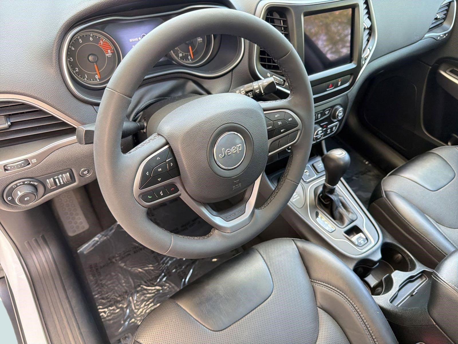Used 2022 Jeep Cherokee Latitude Lux w/ Sun & Sound Group AWD/4WD image 4