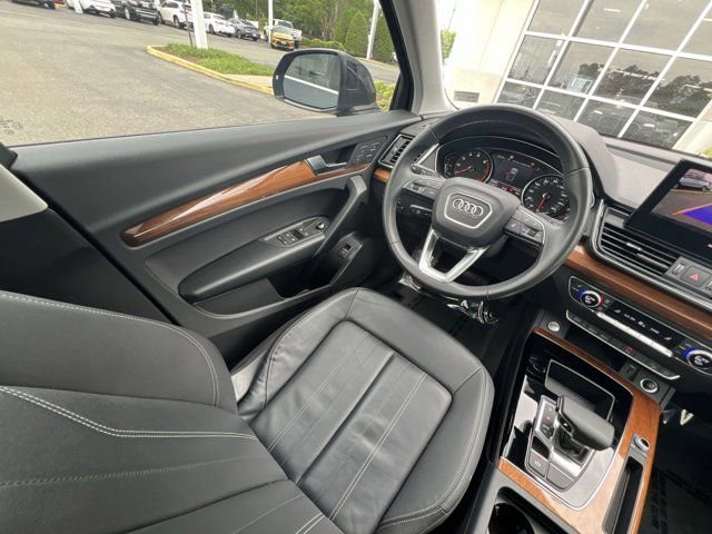 Used 2023 Audi Q5 2.0T Premium w/ Convenience Package AWD/4WD image 4