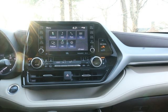 Used 2020 Toyota Highlander Limited image 23