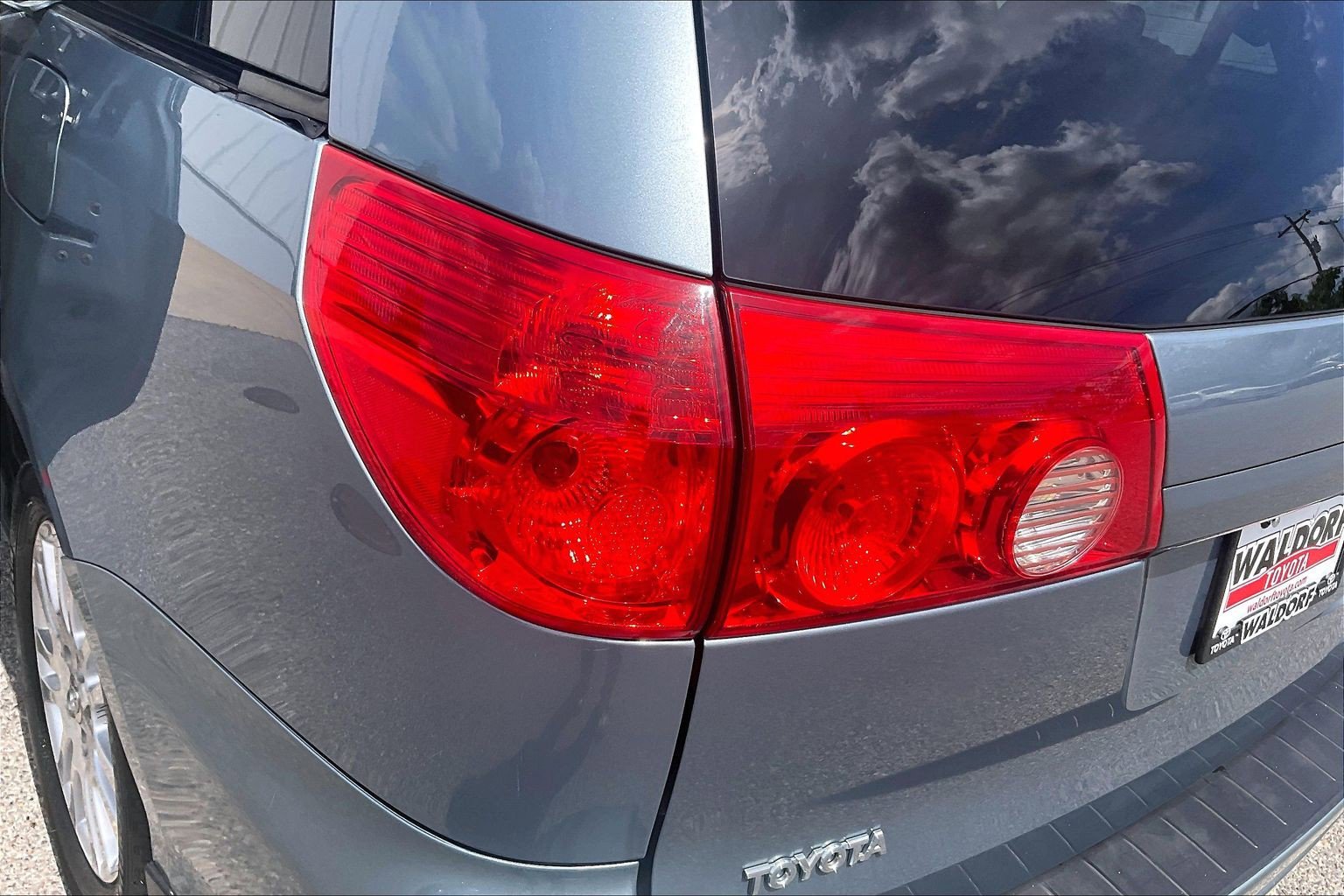 Used 2010 Toyota Sienna image 33