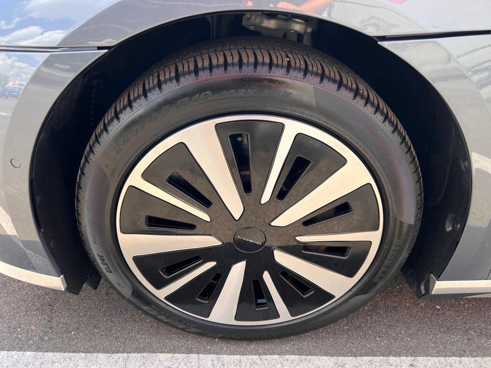 Used 2024 Lucid Air Touring AWD/4WD image 15