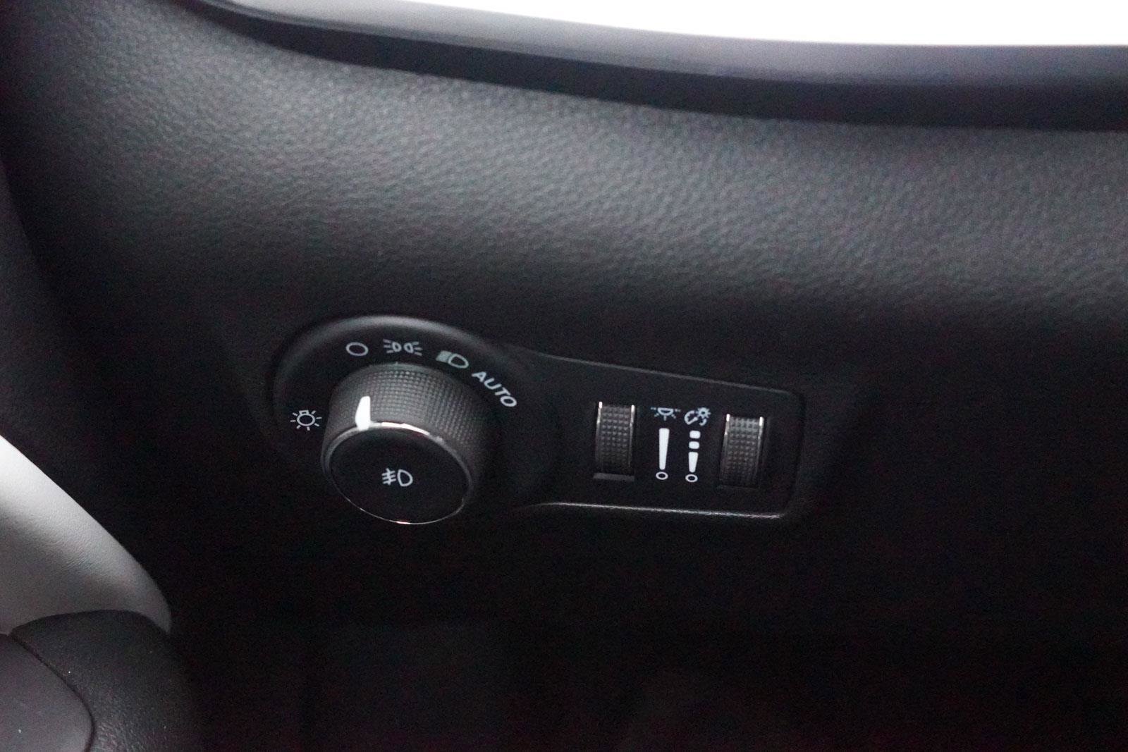 New 2026 Jeep Compass Limited image 19