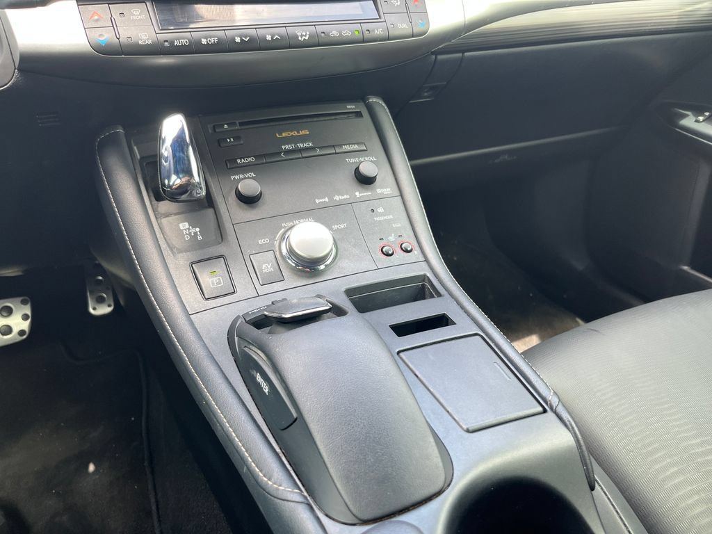 Used 2013 Lexus CT 200h w/ F Sport Pkg w/Nuluxe Trim FWD image 20