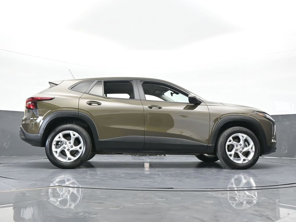 Used 2024 Chevrolet Trax LS w/ LS Convenience Package image 56