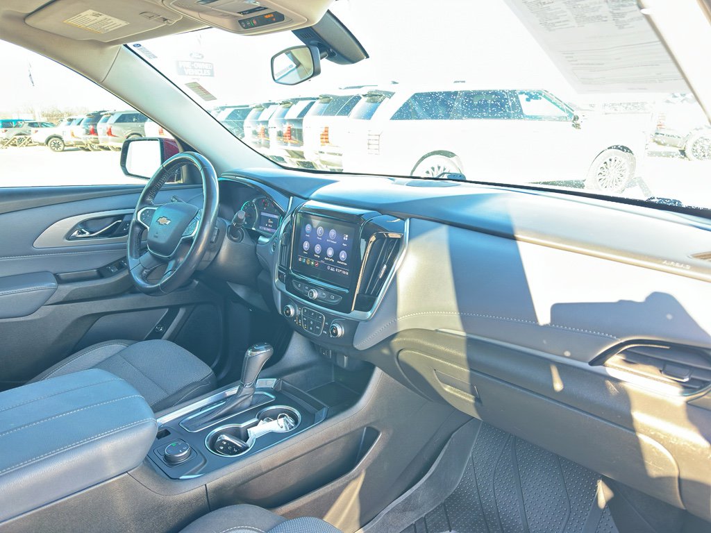 Used 2020 Chevrolet Traverse LT w/ LPO, Floor Liner Package image 30