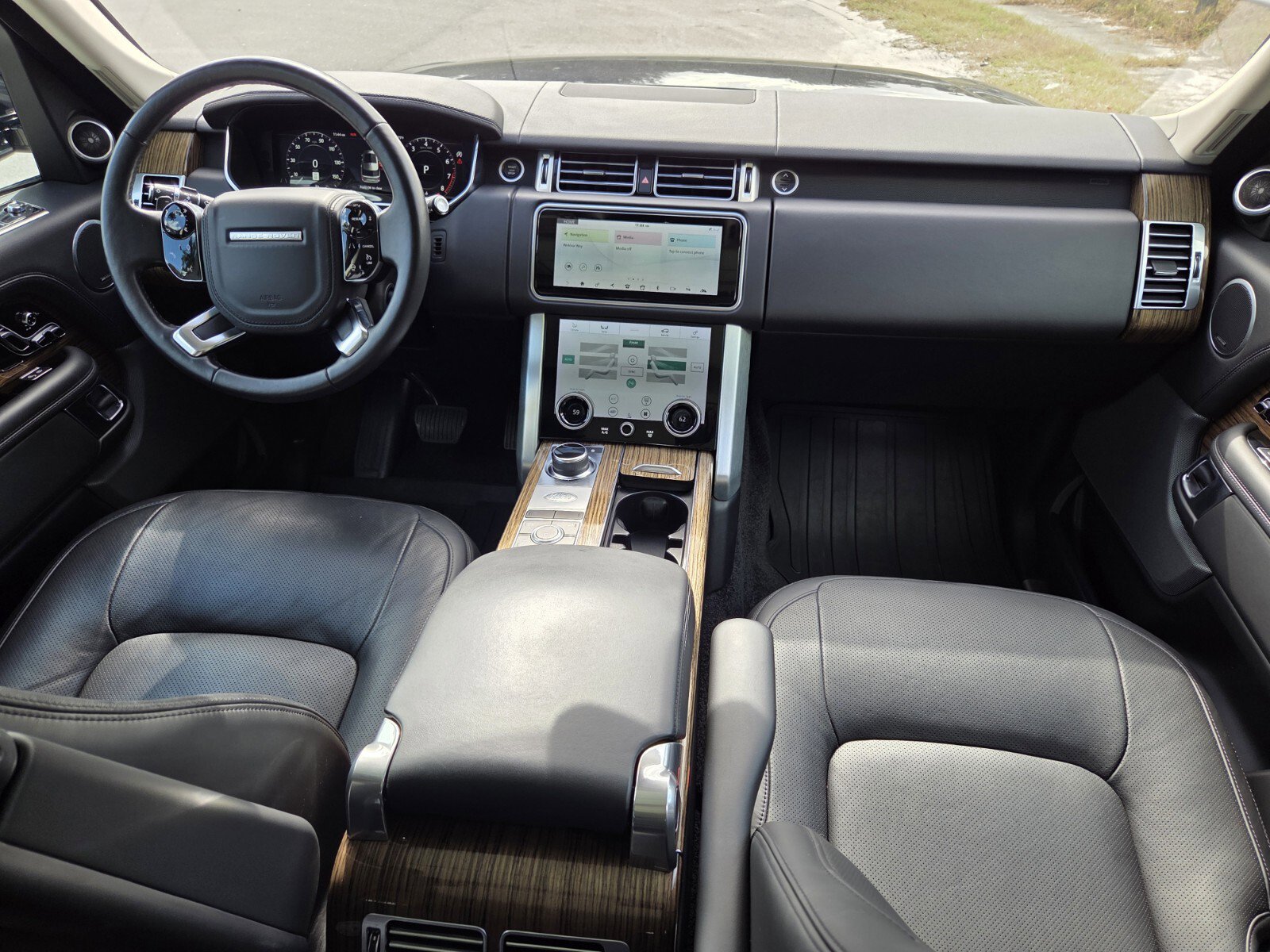Used 2020 Land Rover Range Rover HSE image 4