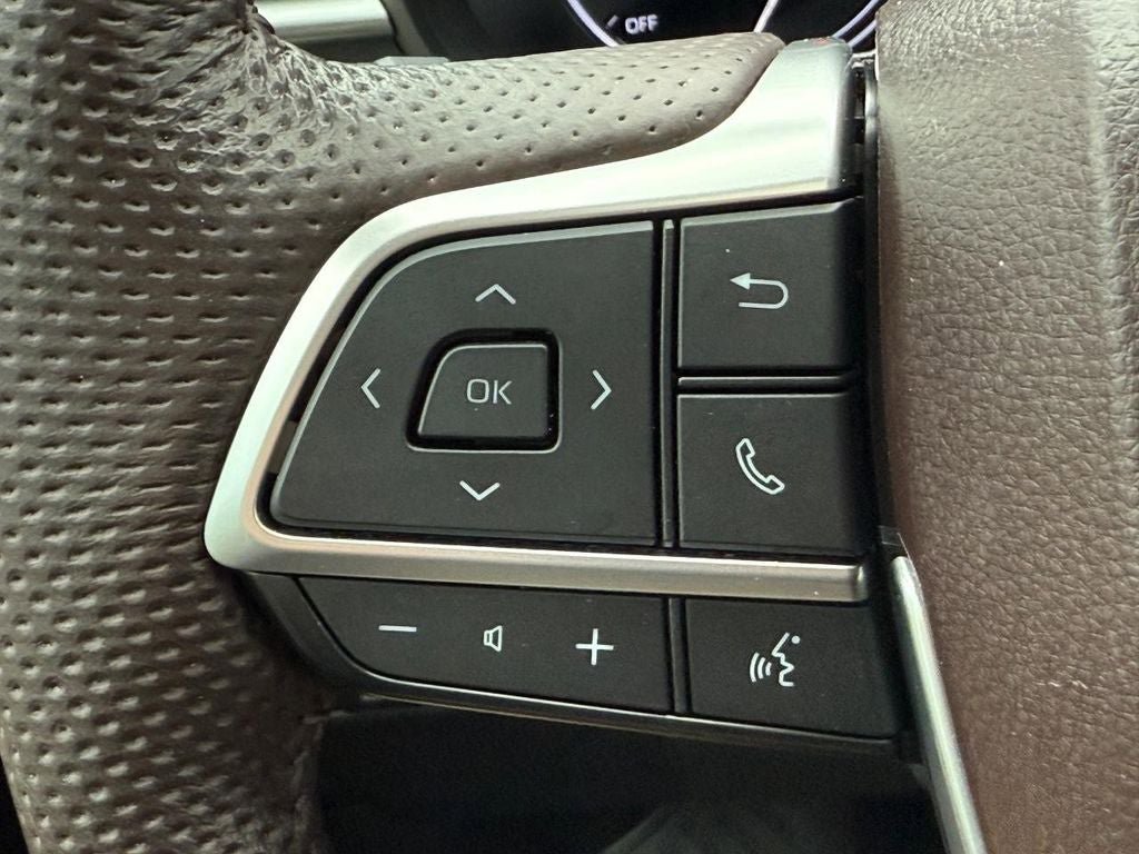 Used 2023 Toyota Sienna Platinum AWD/4WD image 18