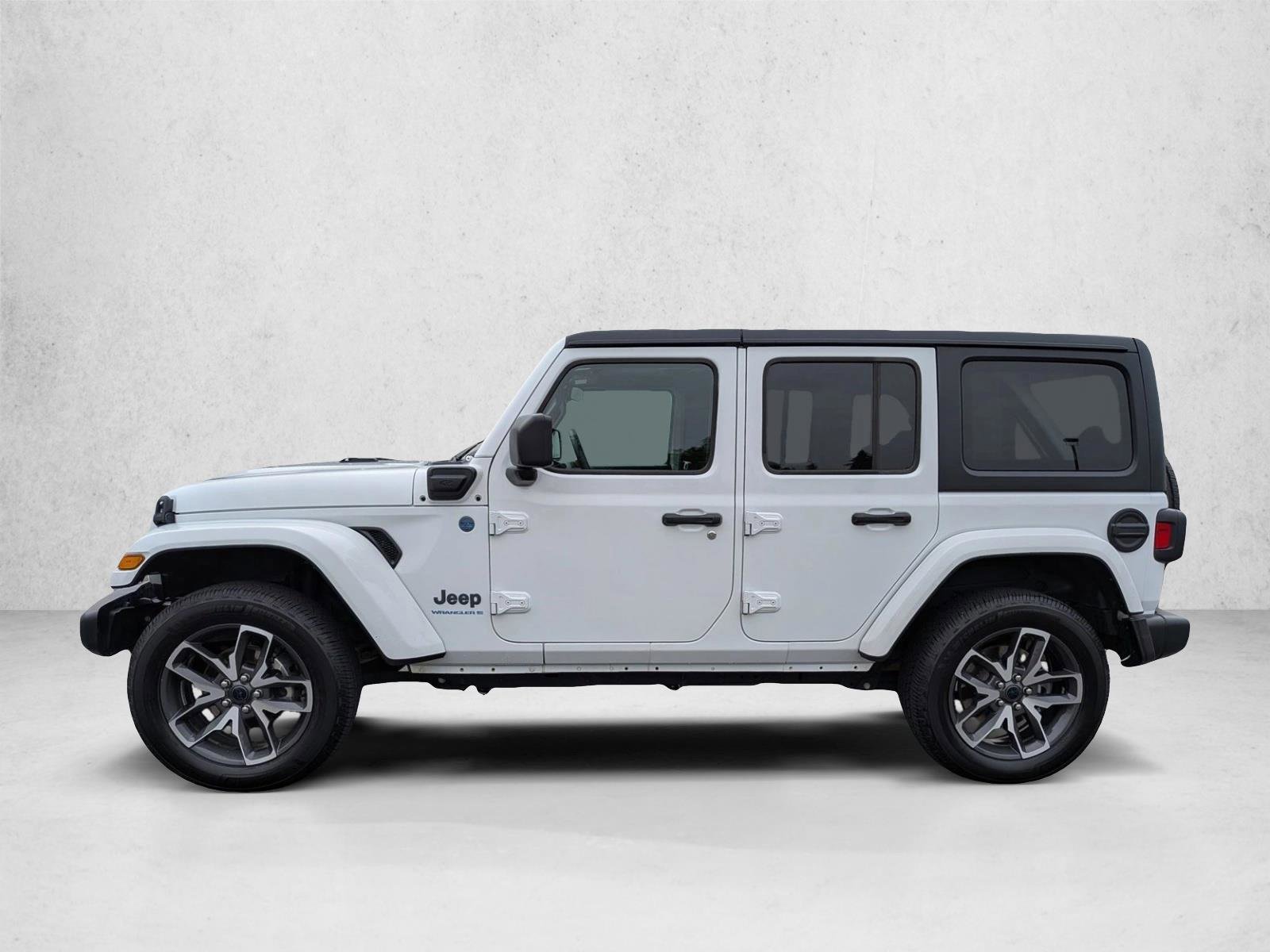 Used 2024 Jeep Wrangler Unlimited AWD/4WD image 9