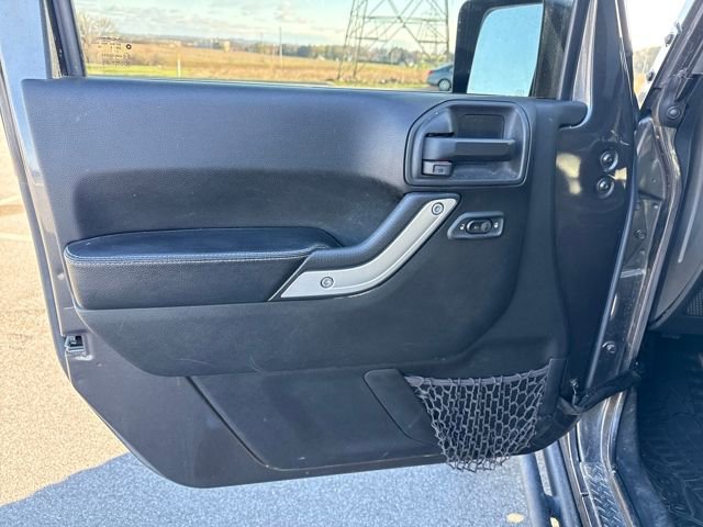 Used 2017 Jeep Wrangler Unlimited Rubicon image 24