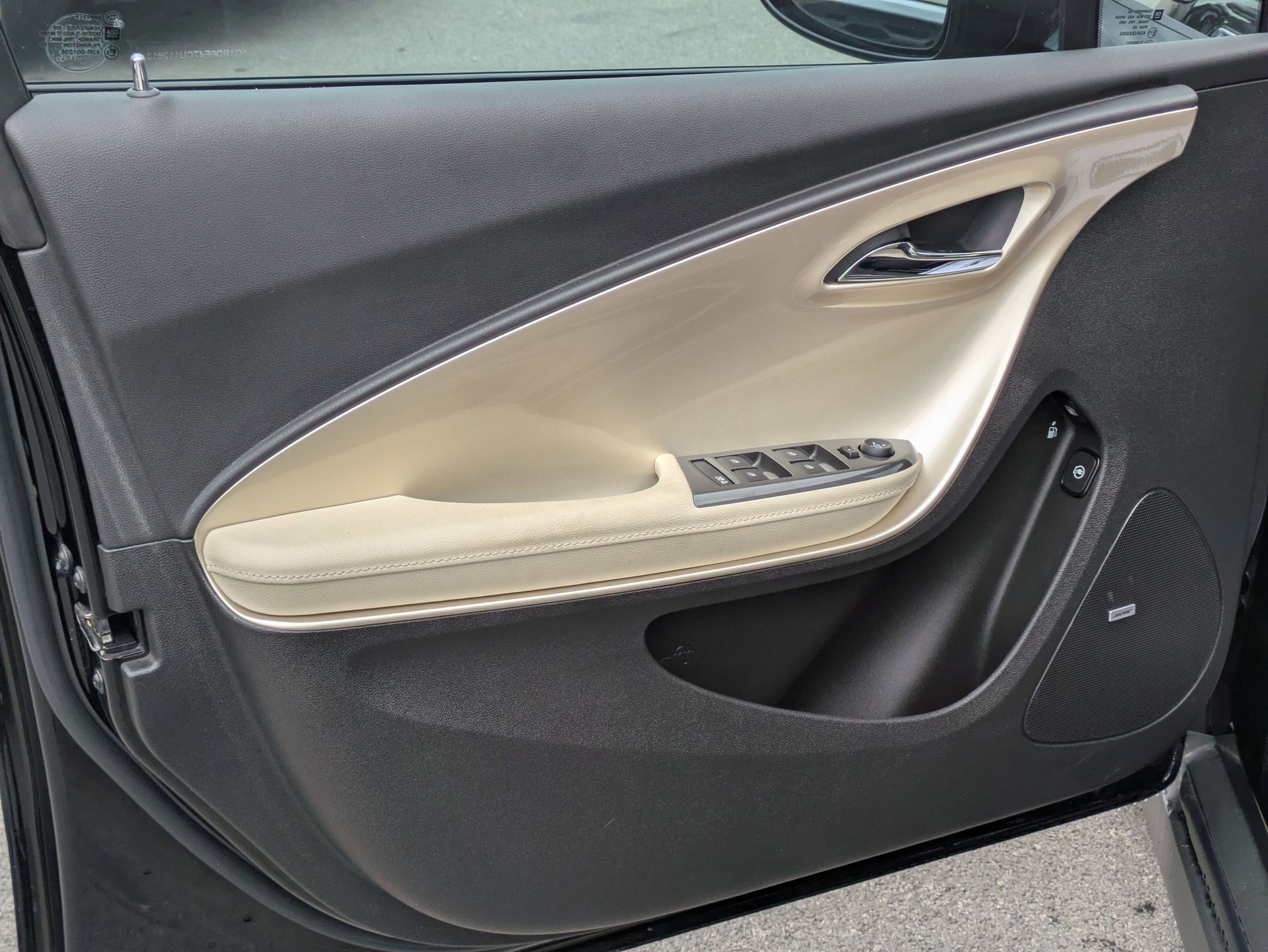 Used 2012 Chevrolet Volt Premium w/ Premium Trim Package image 11