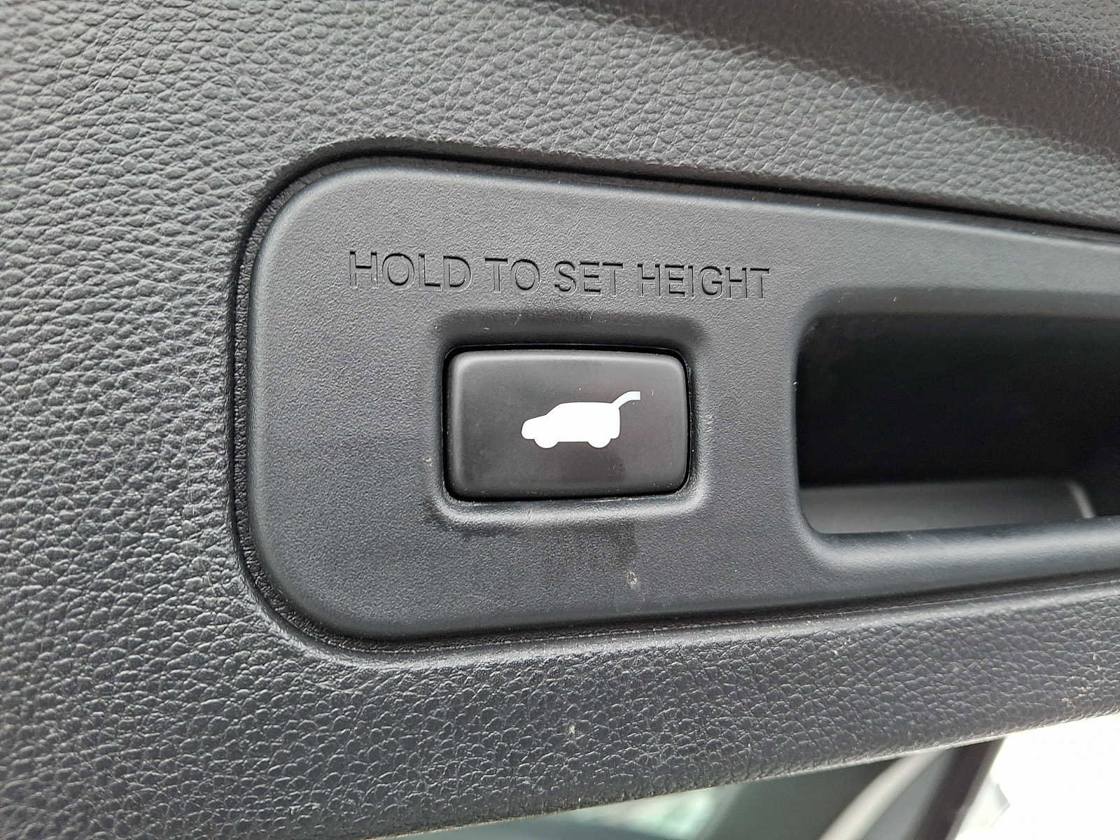 Used 2023 Acura MDX SH-AWD w/ Technology Package image 25