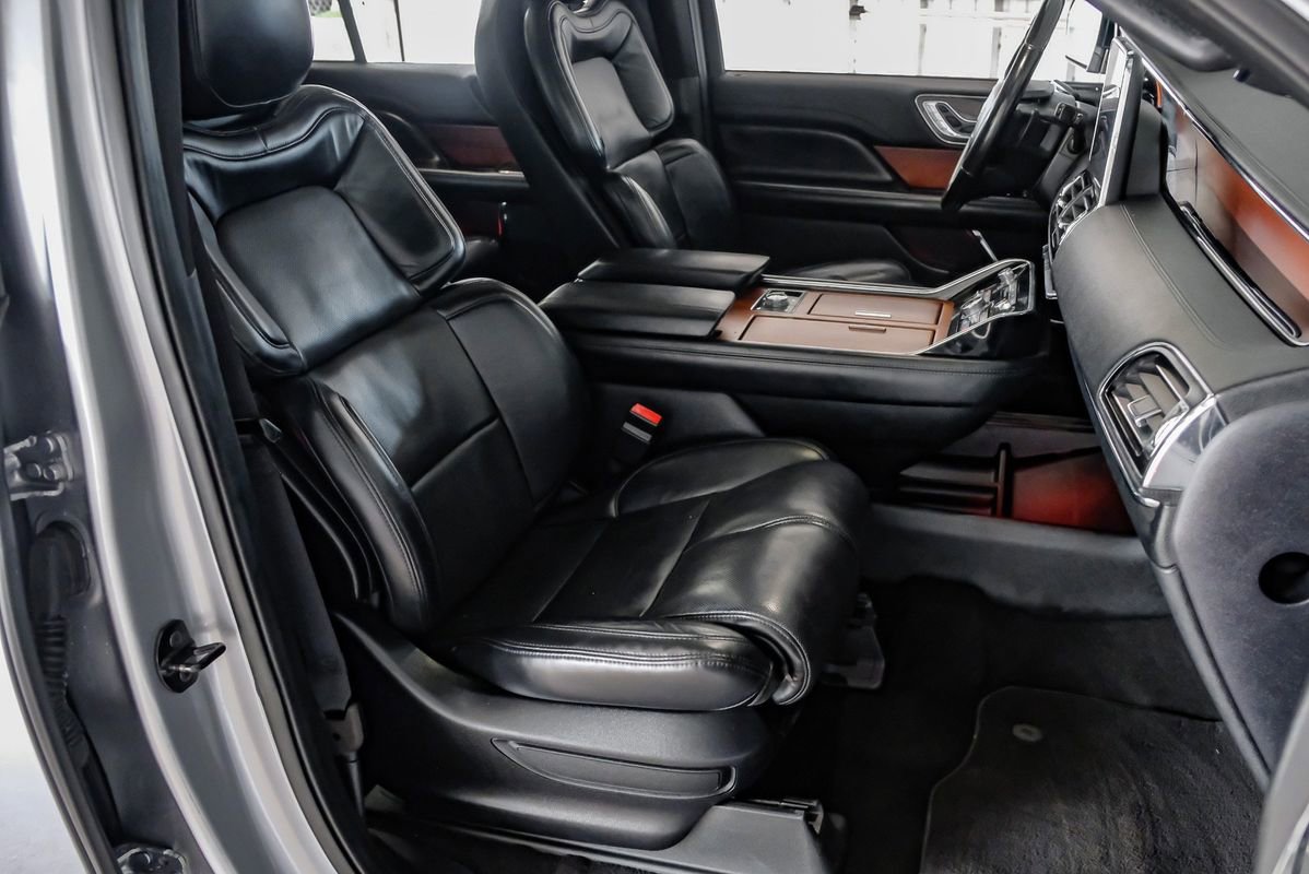 Used 2020 Lincoln Navigator L Reserve RWD image 31