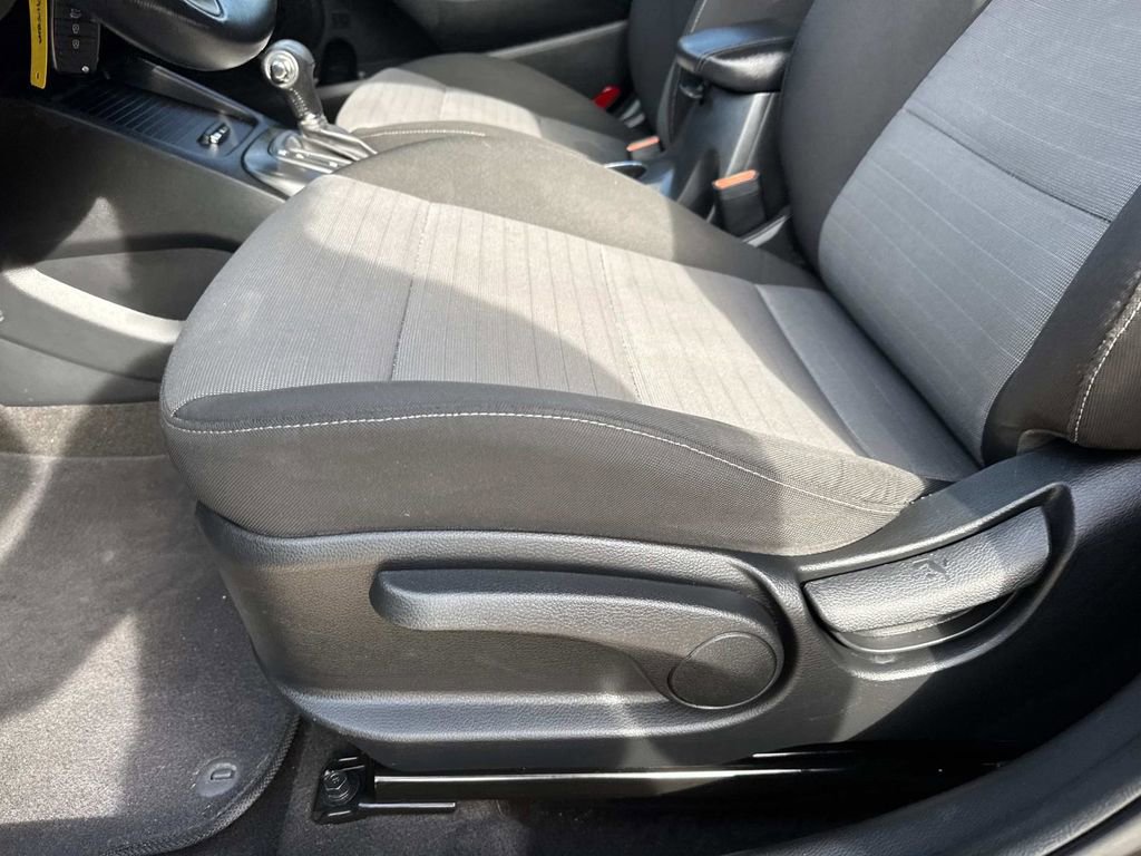 Used 2016 Kia Forte EX FWD image 18