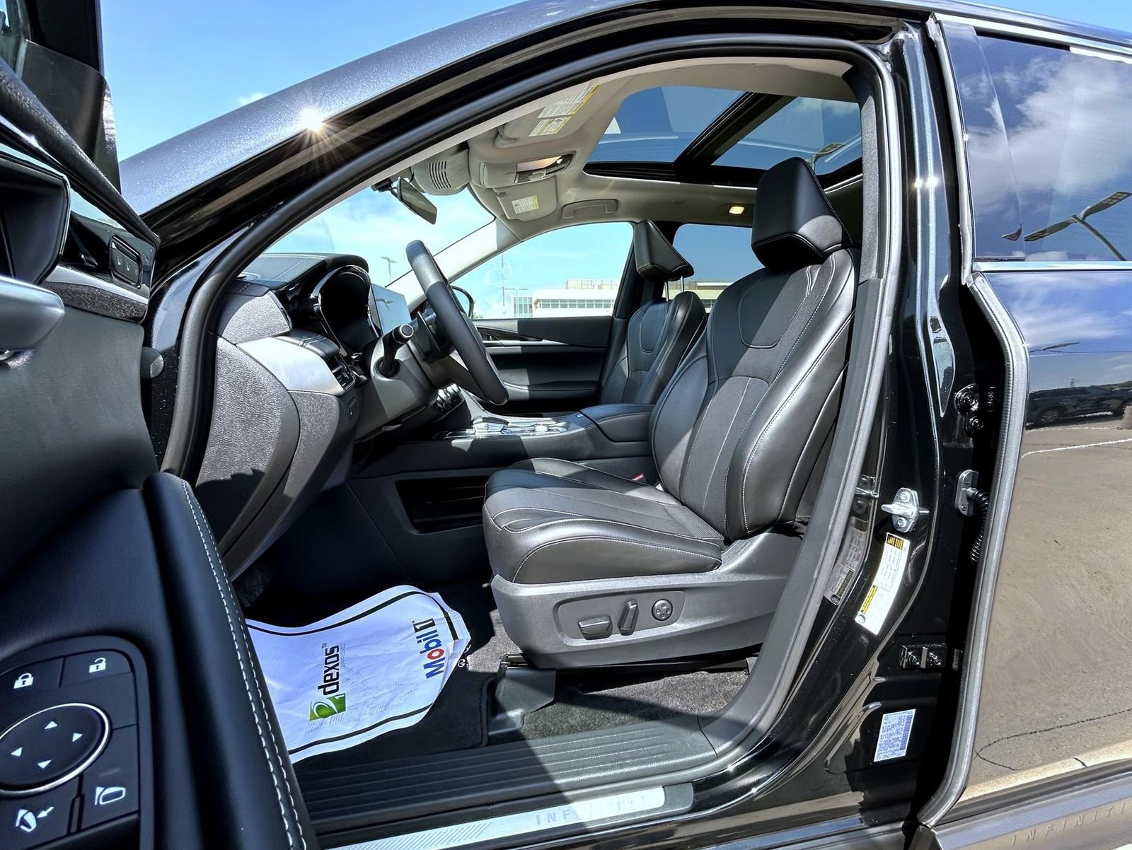 Used 2025 INFINITI QX60 Pure AWD/4WD image 10