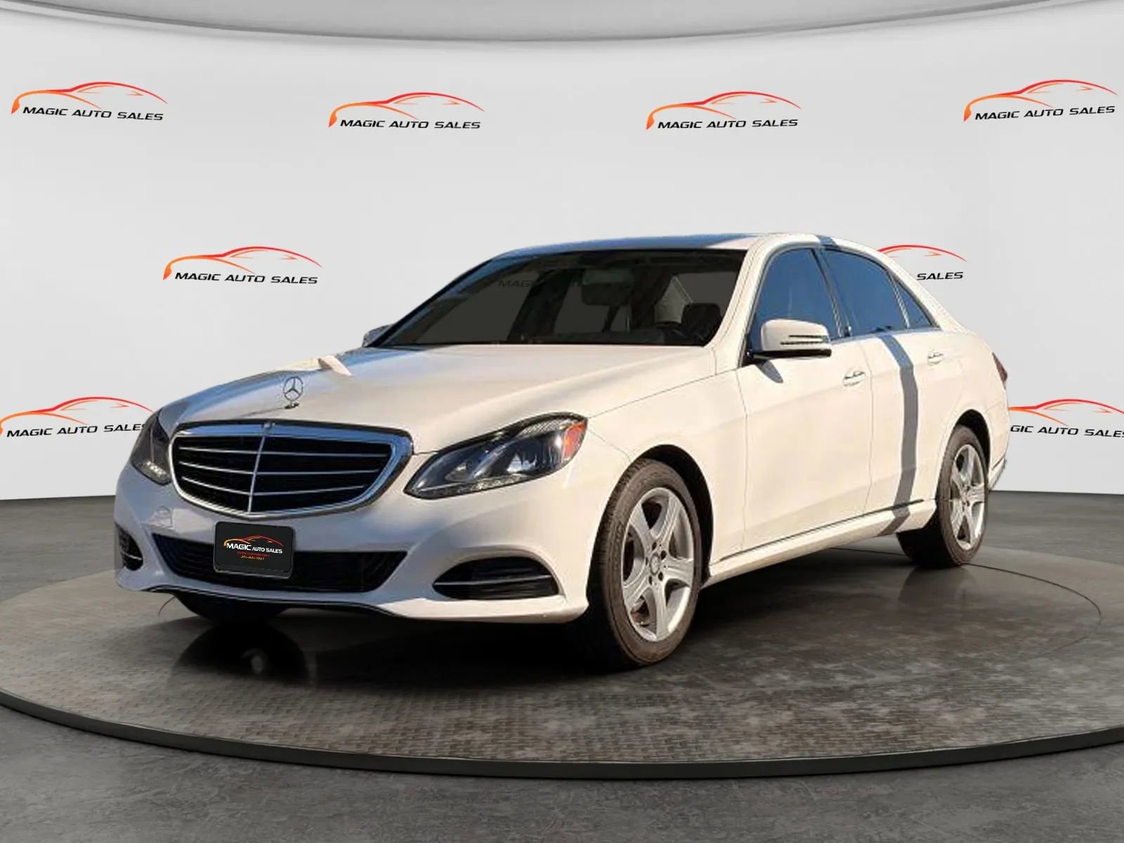 Used 2015 Mercedes-Benz E 350 4MATIC Sedan image 2
