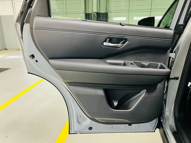 New 2026 Nissan Pathfinder Platinum image 30