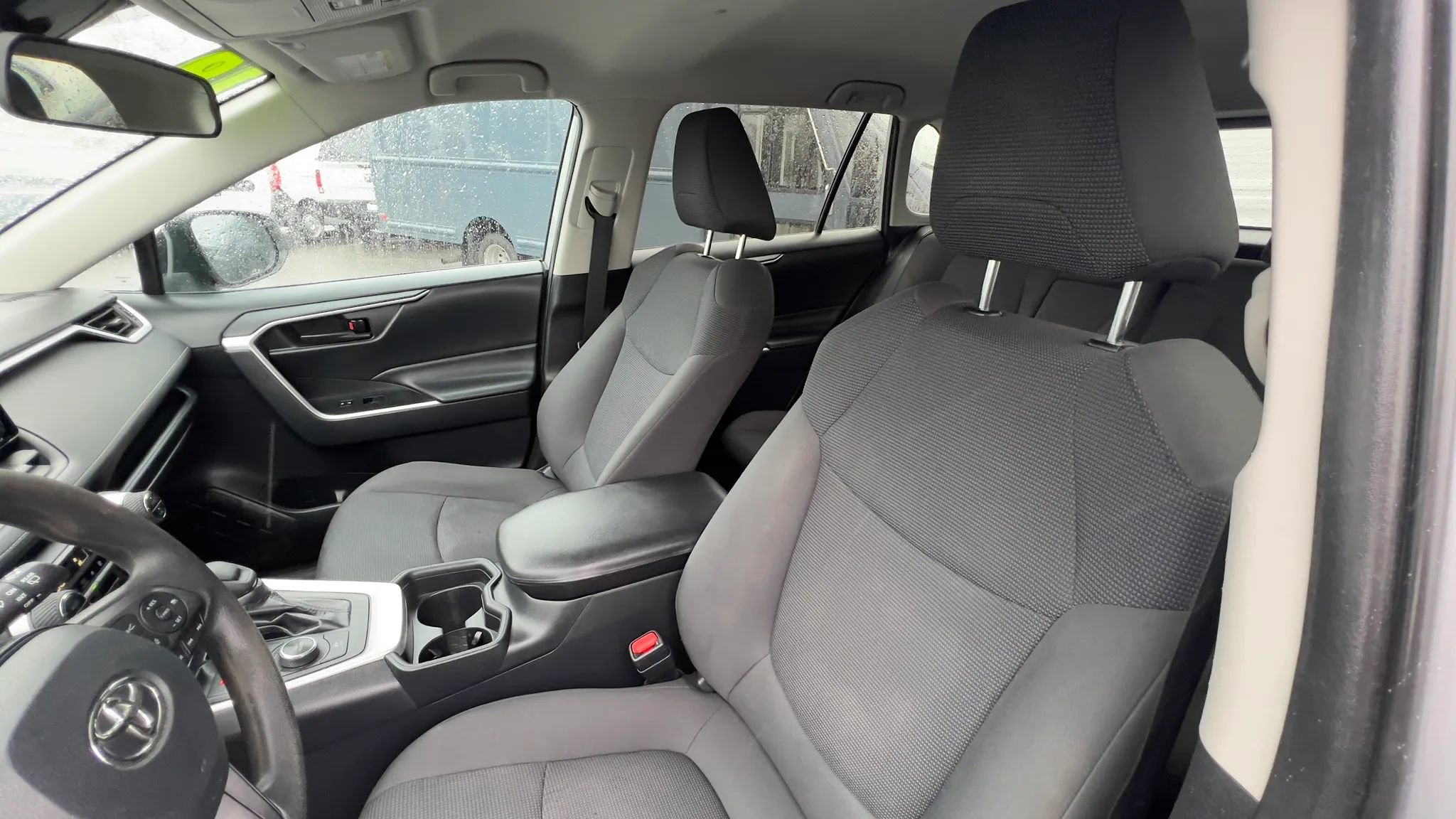 Used 2019 Toyota RAV4 LE w/ Carpet Mat Package image 17