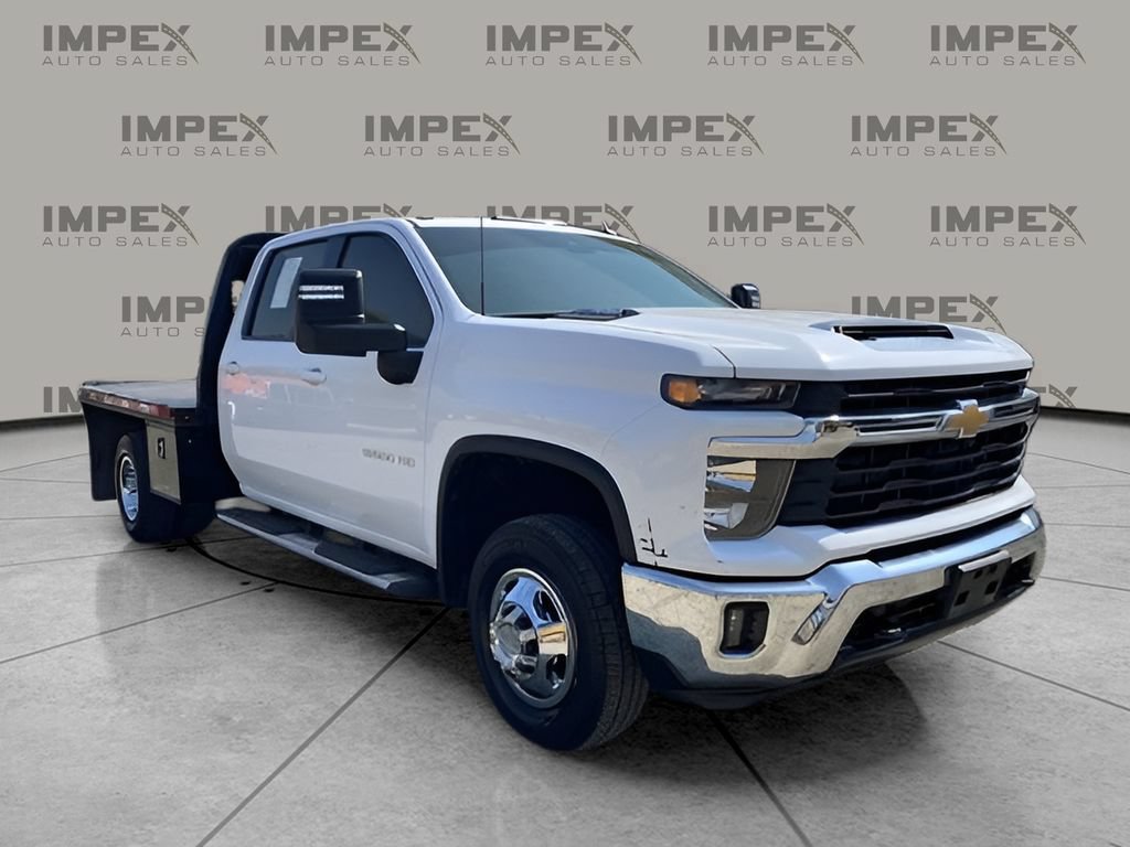 Used 2024 Chevrolet Silverado 3500 LT w/ Convenience Package AWD/4WD image 8