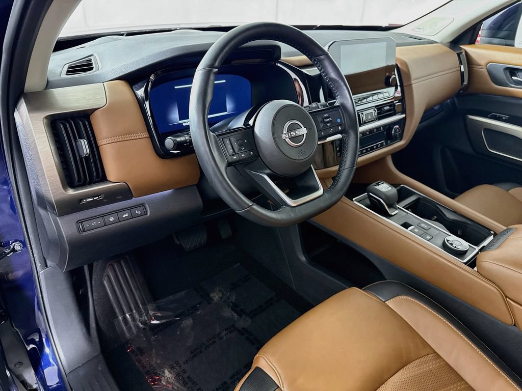 Certified 2024 Nissan Pathfinder Platinum w/ Black Appearance Package AWD/4WD image 20