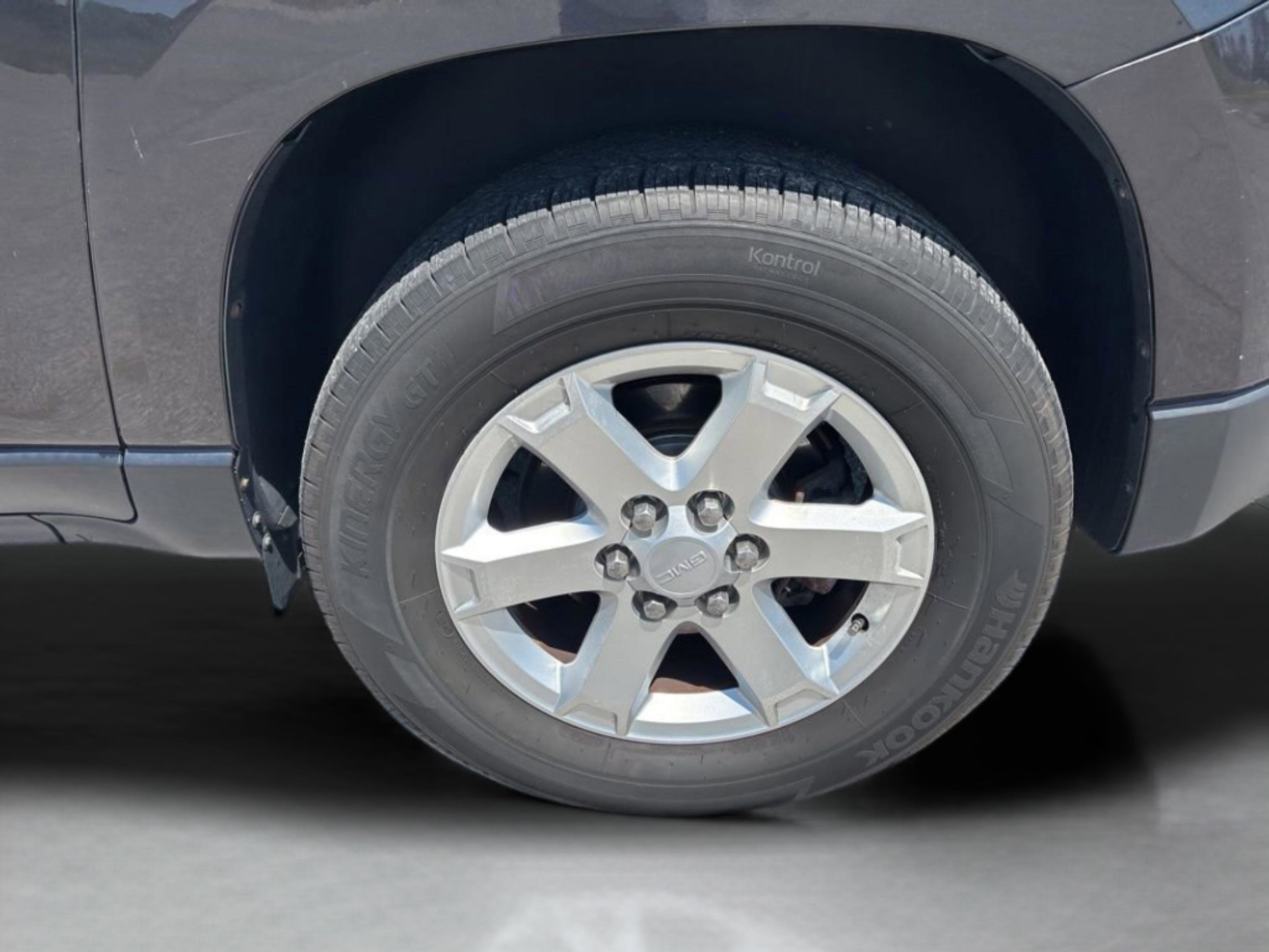 Used 2014 GMC Acadia SLE image 43