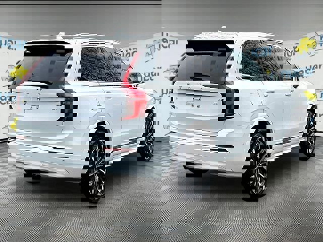 Used 2025 Volvo XC90 B6 Plus image 13