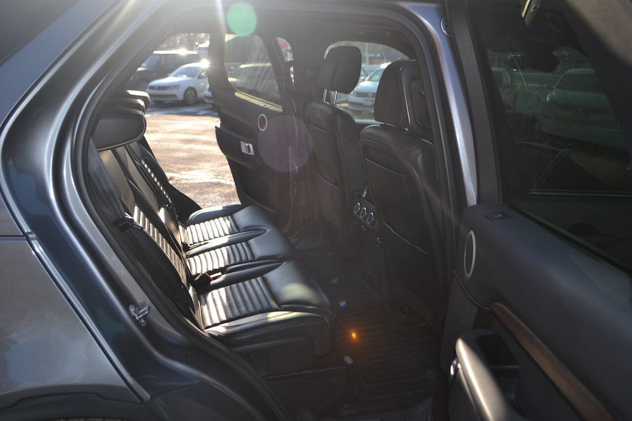 Used 2017 Land Rover Discovery HSE AWD/4WD image 18