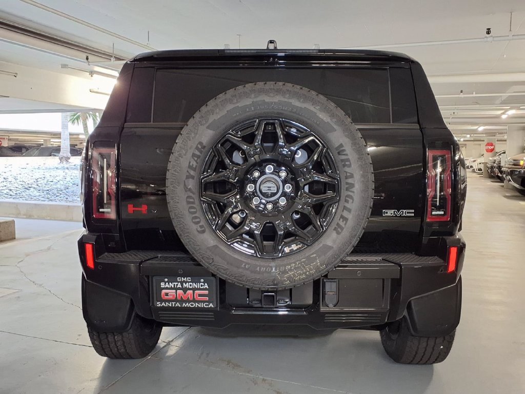 New 2026 GMC Hummer EV SUV w/ LPO, Illumination Package AWD/4WD image 7