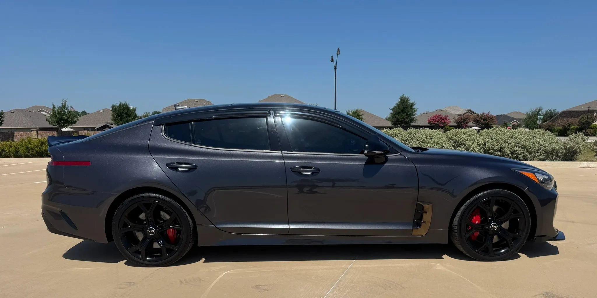 Used 2018 Kia Stinger GT1 AWD/4WD image 10