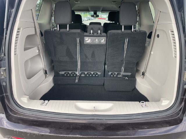 Used 2017 Chrysler Pacifica Touring w/ Tire & Wheel Group FWD image 32