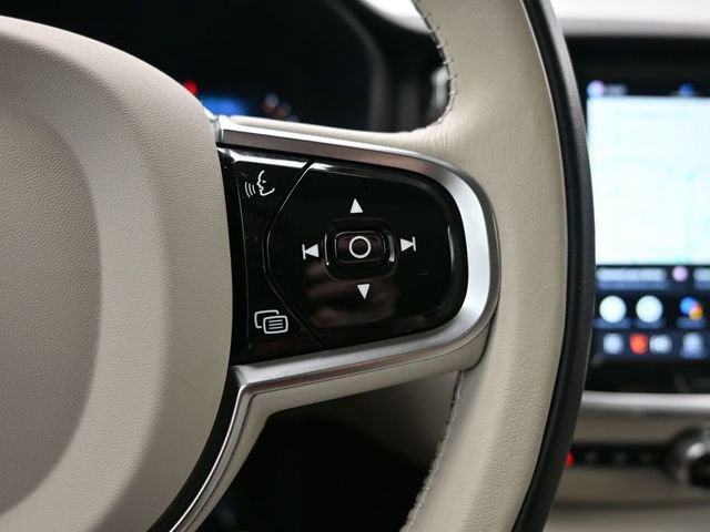 Used 2023 Volvo V60 B5 Cross Country Plus image 23