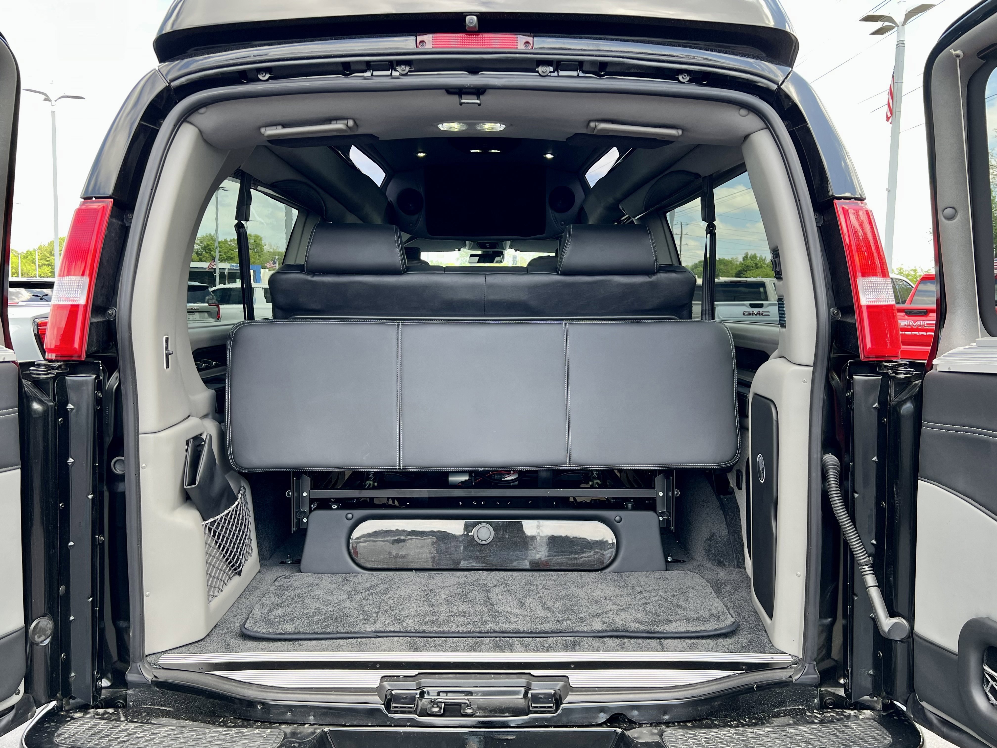New 2026 GMC Savana 2500 Extended RWD image 30