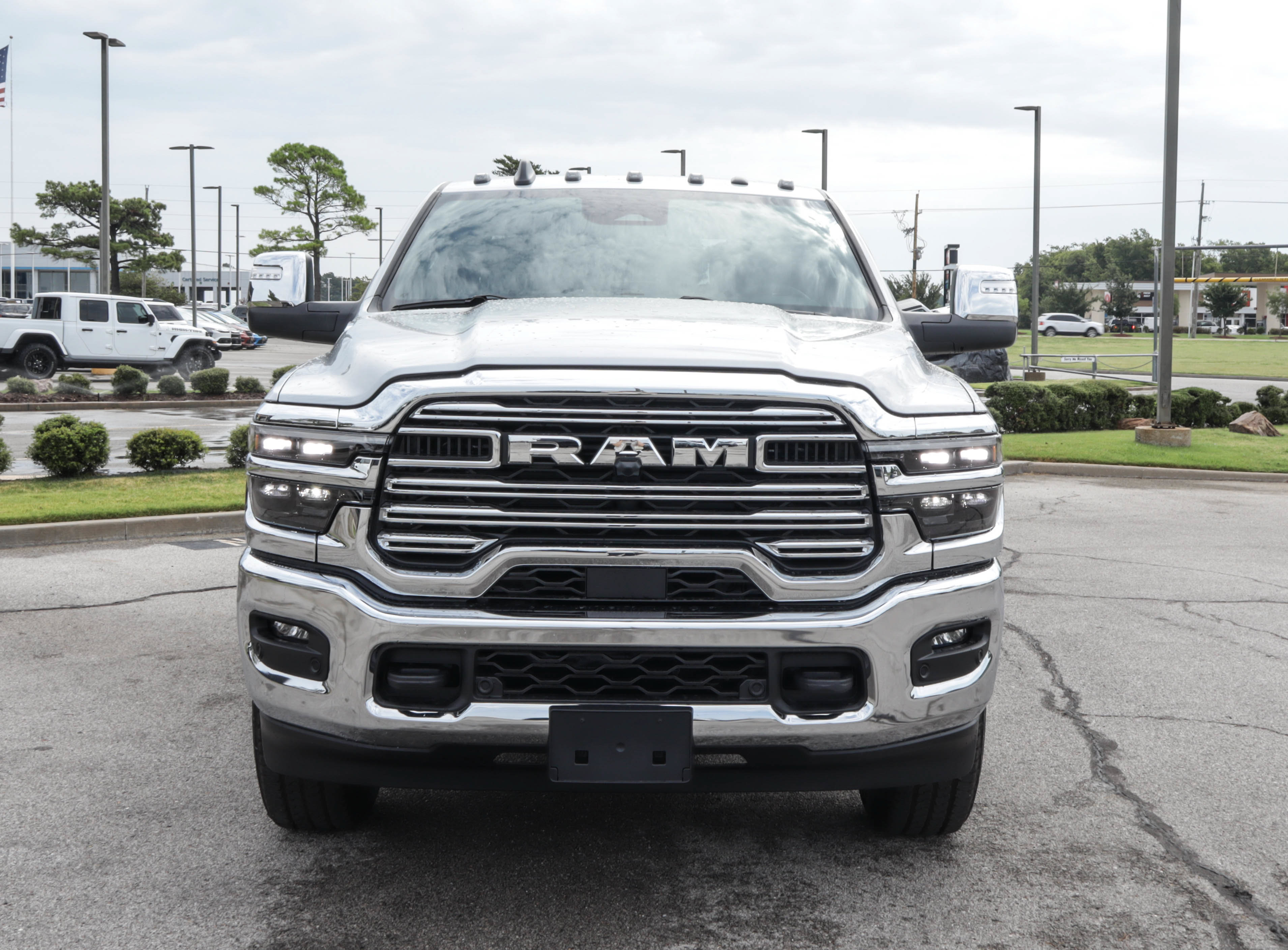 New 2027 RAM 2500 Laramie AWD/4WD image 3