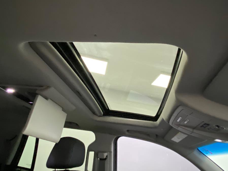 Used 2019 GMC Yukon SLT w/ Graphite Performance Edition image 24