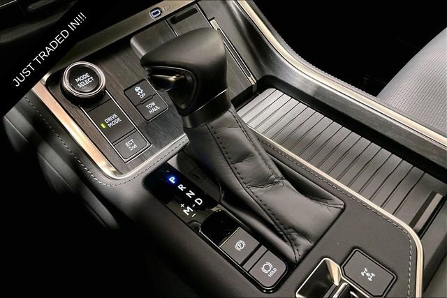 Used 2025 Lexus GX 550 w/ Accessory Package (2T) image 13