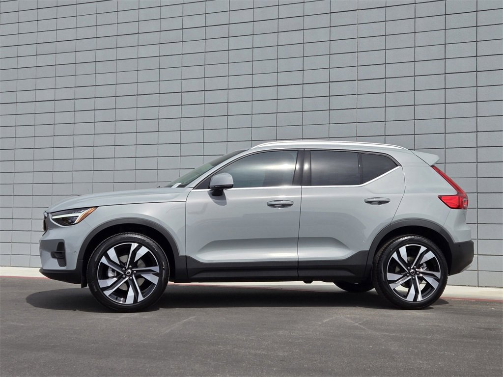 New 2025 Volvo XC40 B5 Ultra w/ Climate Package image 2