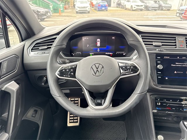 Used 2024 Volkswagen Tiguan SE R-Line image 15