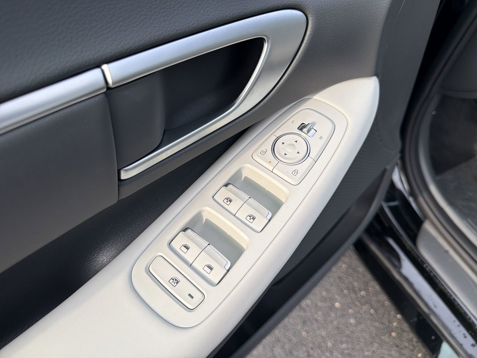 Certified 2026 Hyundai Sonata SEL AWD/4WD image 16