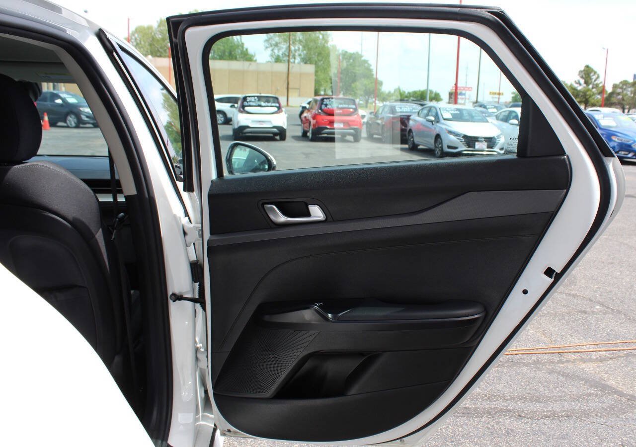 Used 2025 Kia K5 LXS FWD image 9