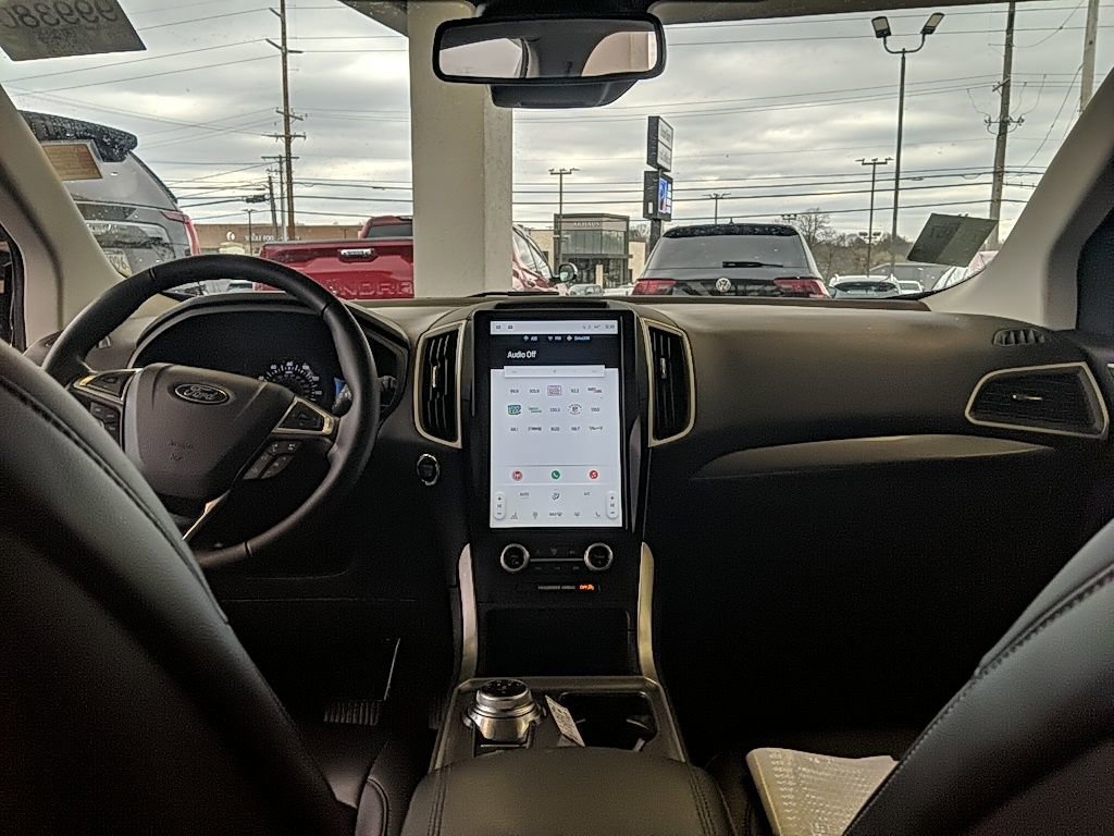 Used 2023 Ford Edge SEL image 15