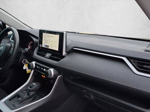Used 2024 Toyota RAV4 LE FWD image 20