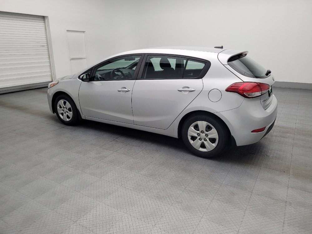 Used 2017 Kia Forte LX image 3