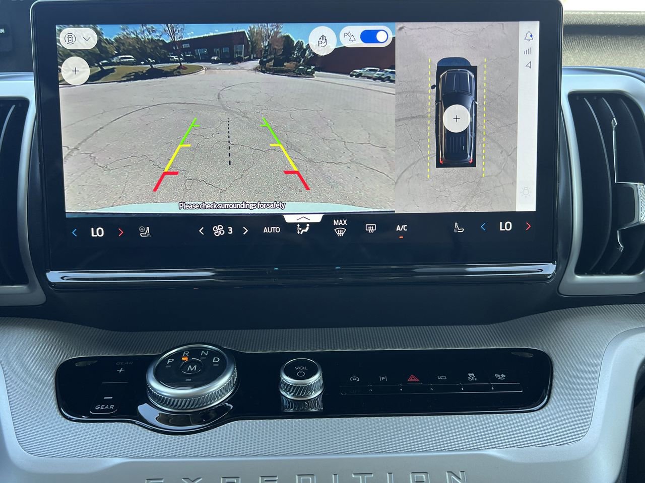 New 2026 Ford Expedition Active image 4