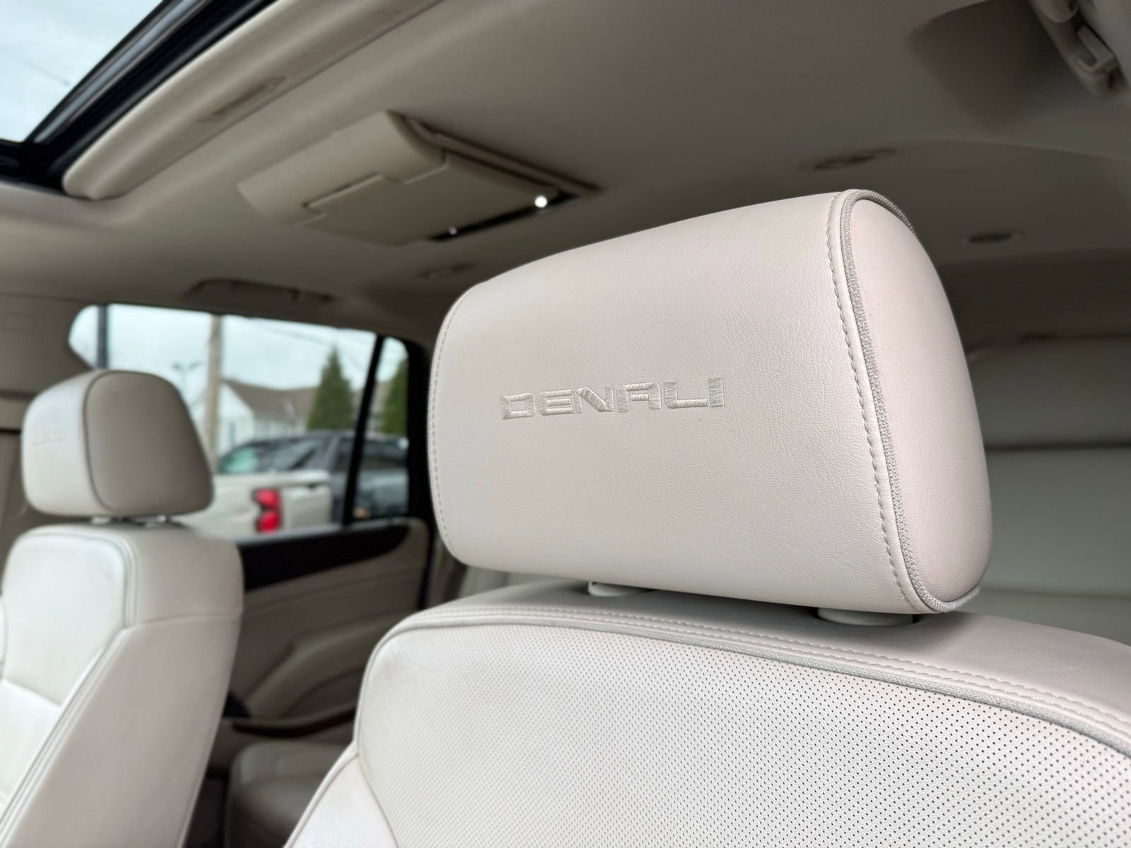 Used 2018 GMC Yukon Denali w/ Open Road Package image 18