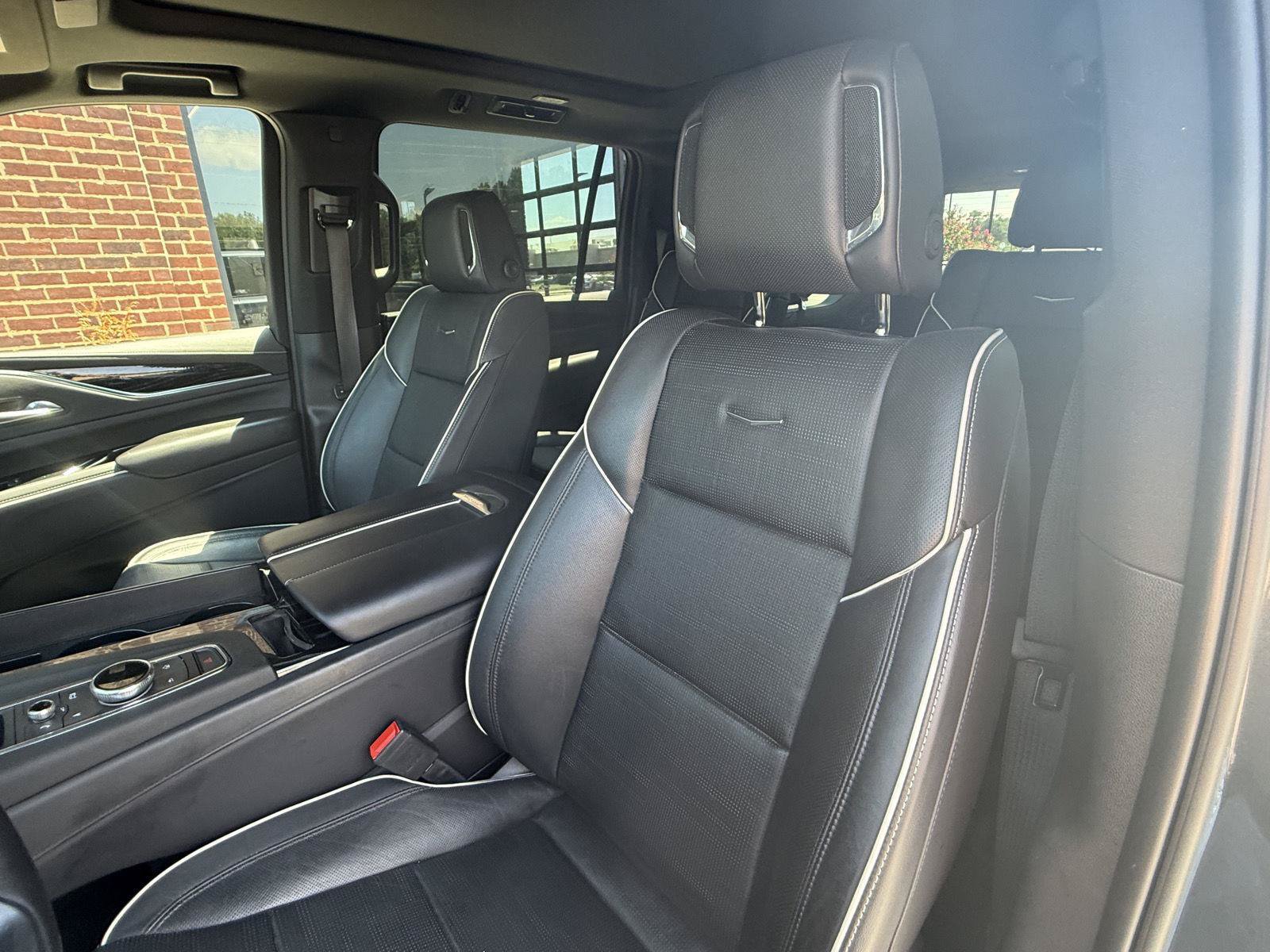 Used 2021 Cadillac Escalade ESV Sport w/ Driver Assist Tech Package AWD/4WD image 20