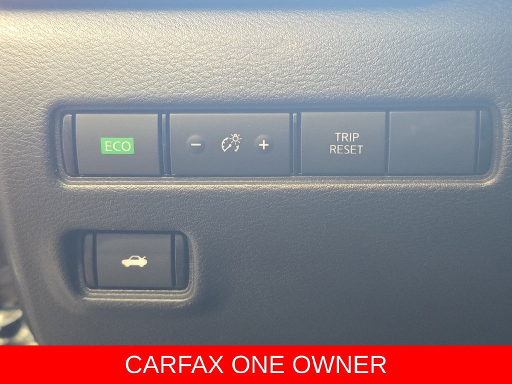 Used 2025 Nissan Sentra SR FWD image 25