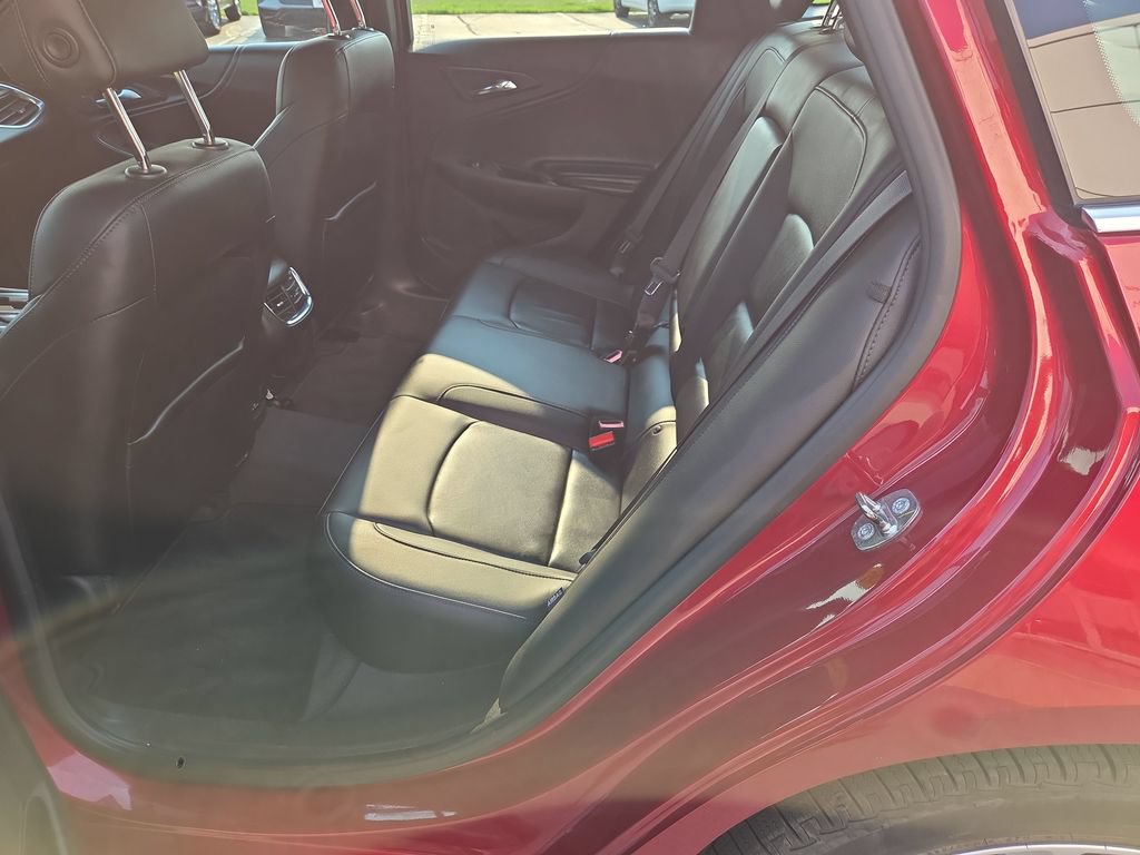 Certified 2017 Chevrolet Malibu LT w/ Leather Package FWD image 28