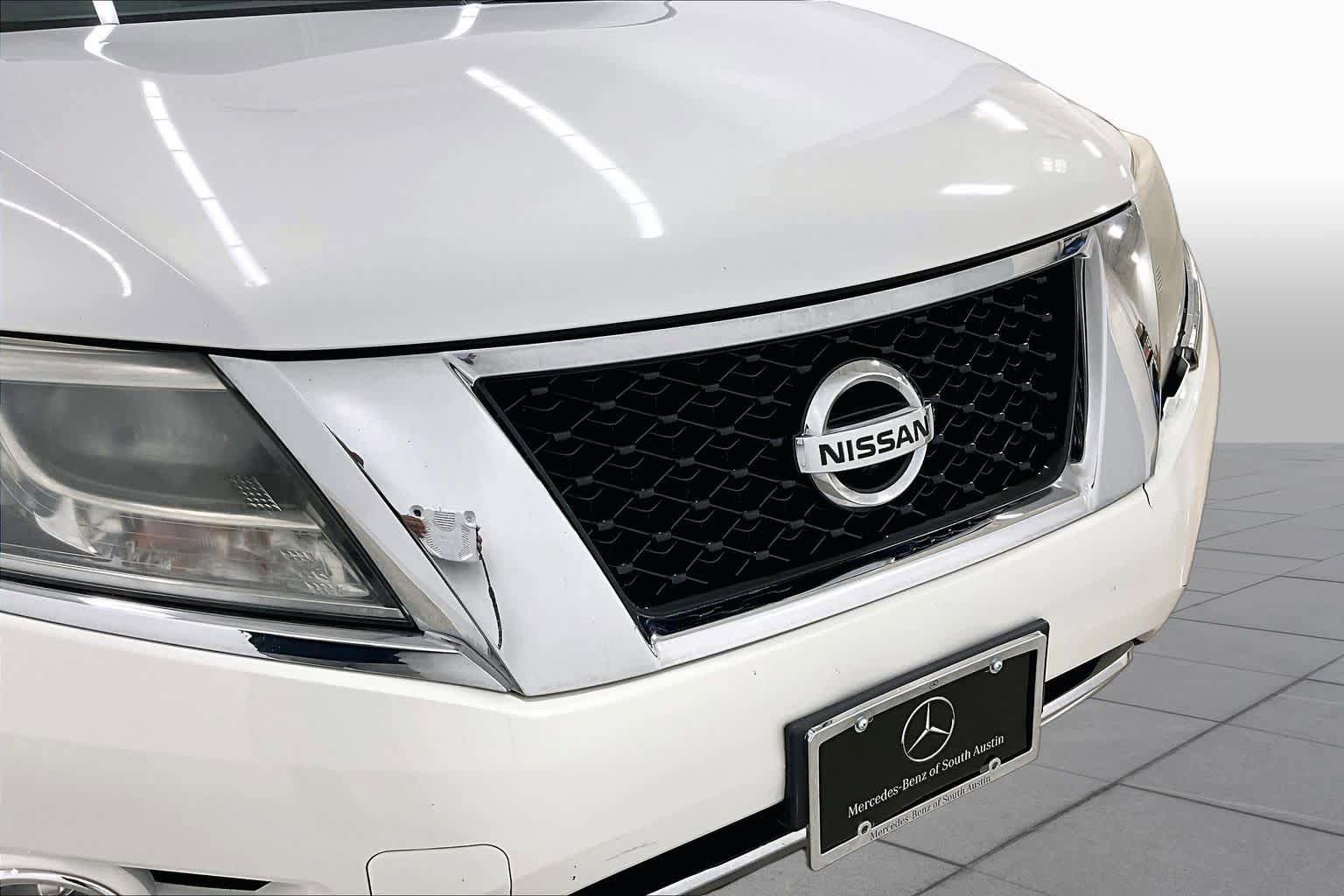 Used 2014 Nissan Pathfinder Platinum w/ Platinum Premium Package FWD image 29
