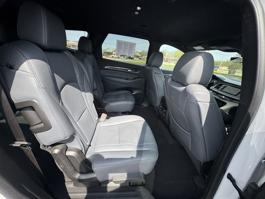 Used 2024 Buick Enclave Premium image 28